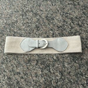 NWOT Belt!! Size M from Old Navy.